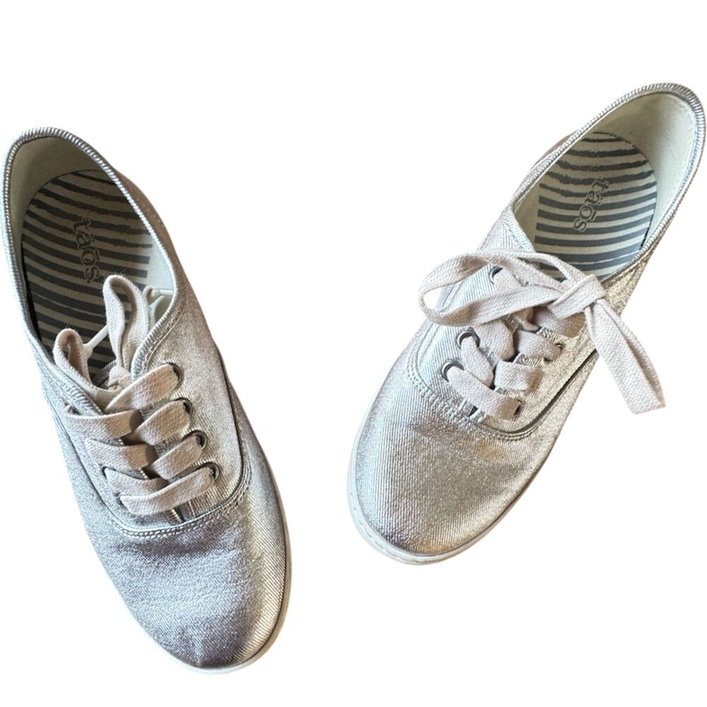 Taos Guest Star Silver Metallic Lace Up Low Top Sneaker Womens Size US 8